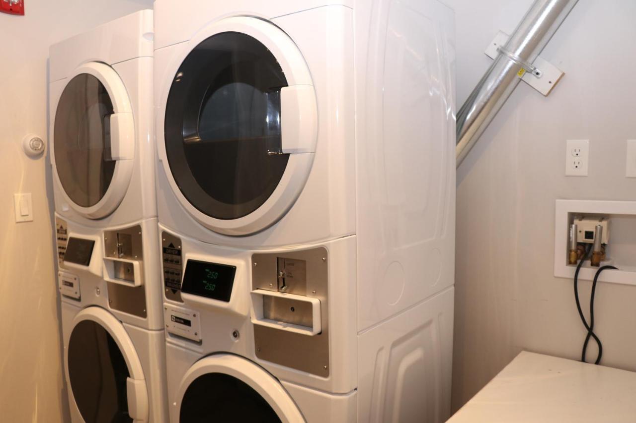 A Stylish Stay W/ A Queen Bed, Heated Floors.. #34 Бруклін Екстер'єр фото