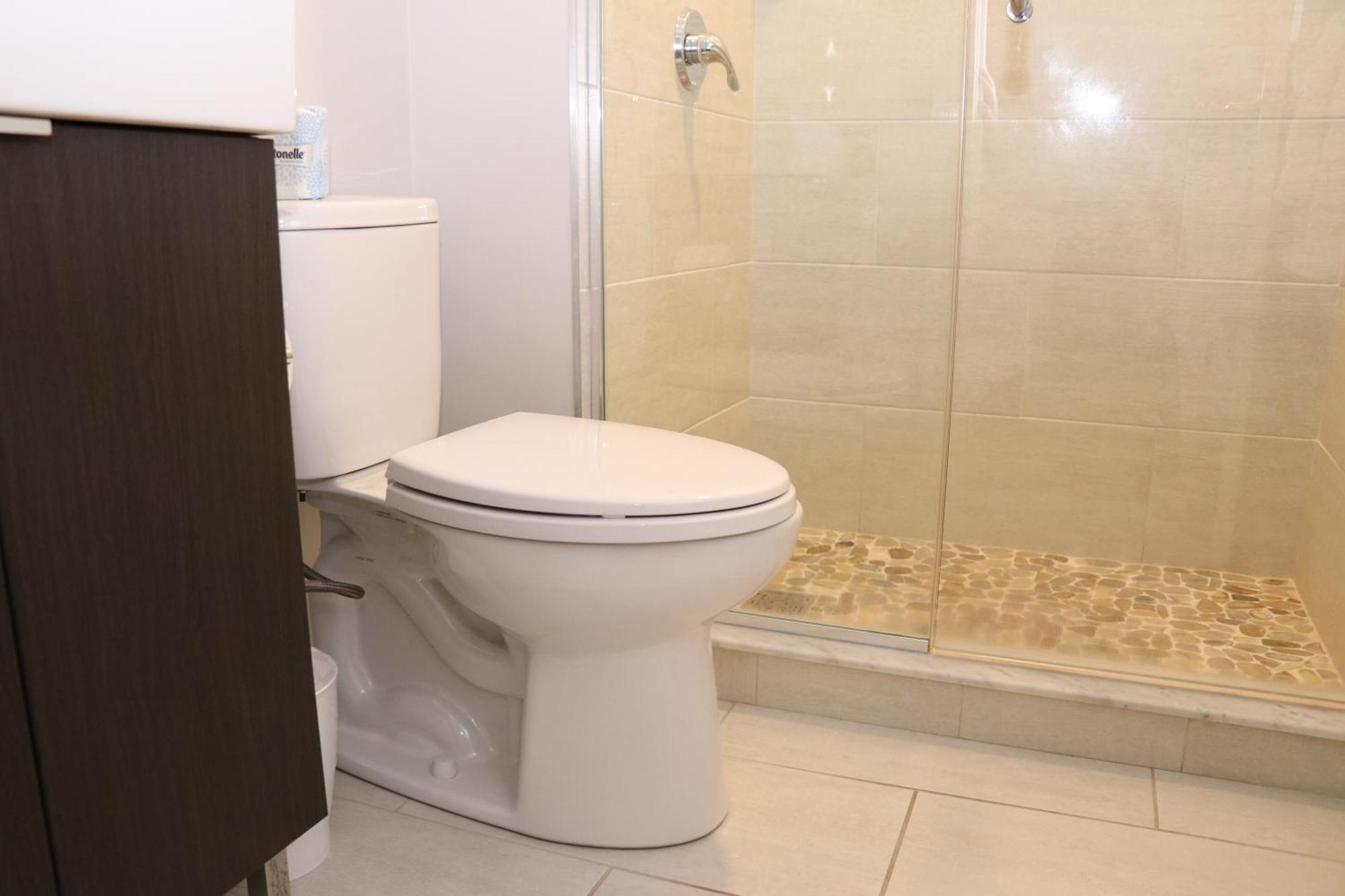 A Stylish Stay W/ A Queen Bed, Heated Floors.. #34 Бруклін Екстер'єр фото